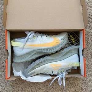 New Nike Women's Pegasus Trail 2 Shoes in Size 7.5